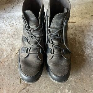Men's Gray Leather Sorel Boots